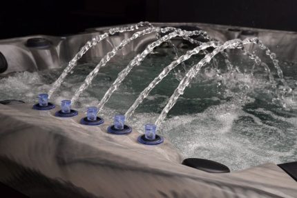 Шість фонтанчиків джакузі Superior Spa Barcelona Odyssey