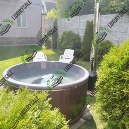 СПА купель Елегант плюс із модрини на зеленому подвір’ї